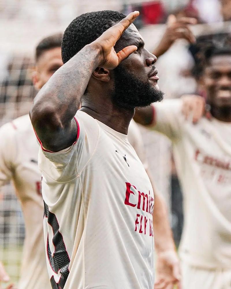 对话2025斗鱼黄金大奖赛冠军队长君墨，斗鱼平台独家自制电竞IP再发力